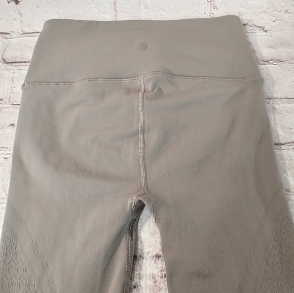 Lululemon Subtle Olive Green Latice Leggings 6 - Picture 7 of 15